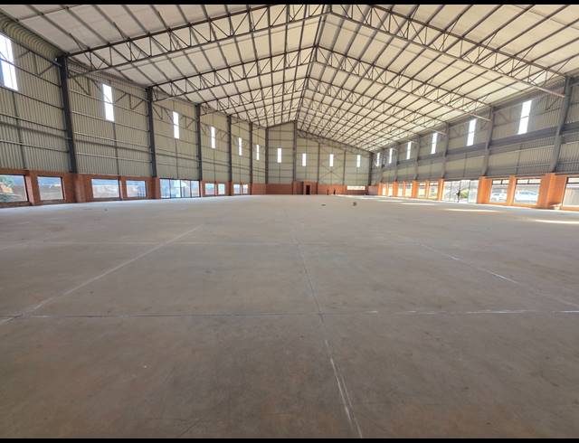 2,199M² WAREHOUSE TO LET IN CROWN